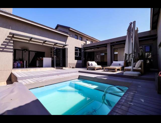 4 BEDROOM HOUSE FOR SALE IN COPPERLEAF ESTATE